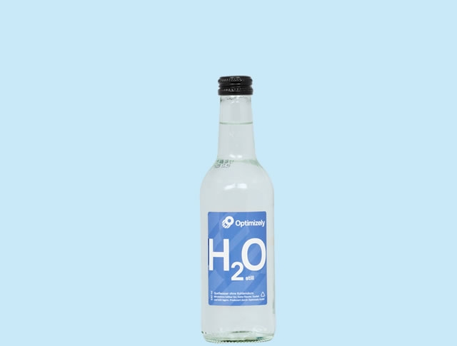 Kleine Glasflasche Wasser mit Logo 33 cl. 2